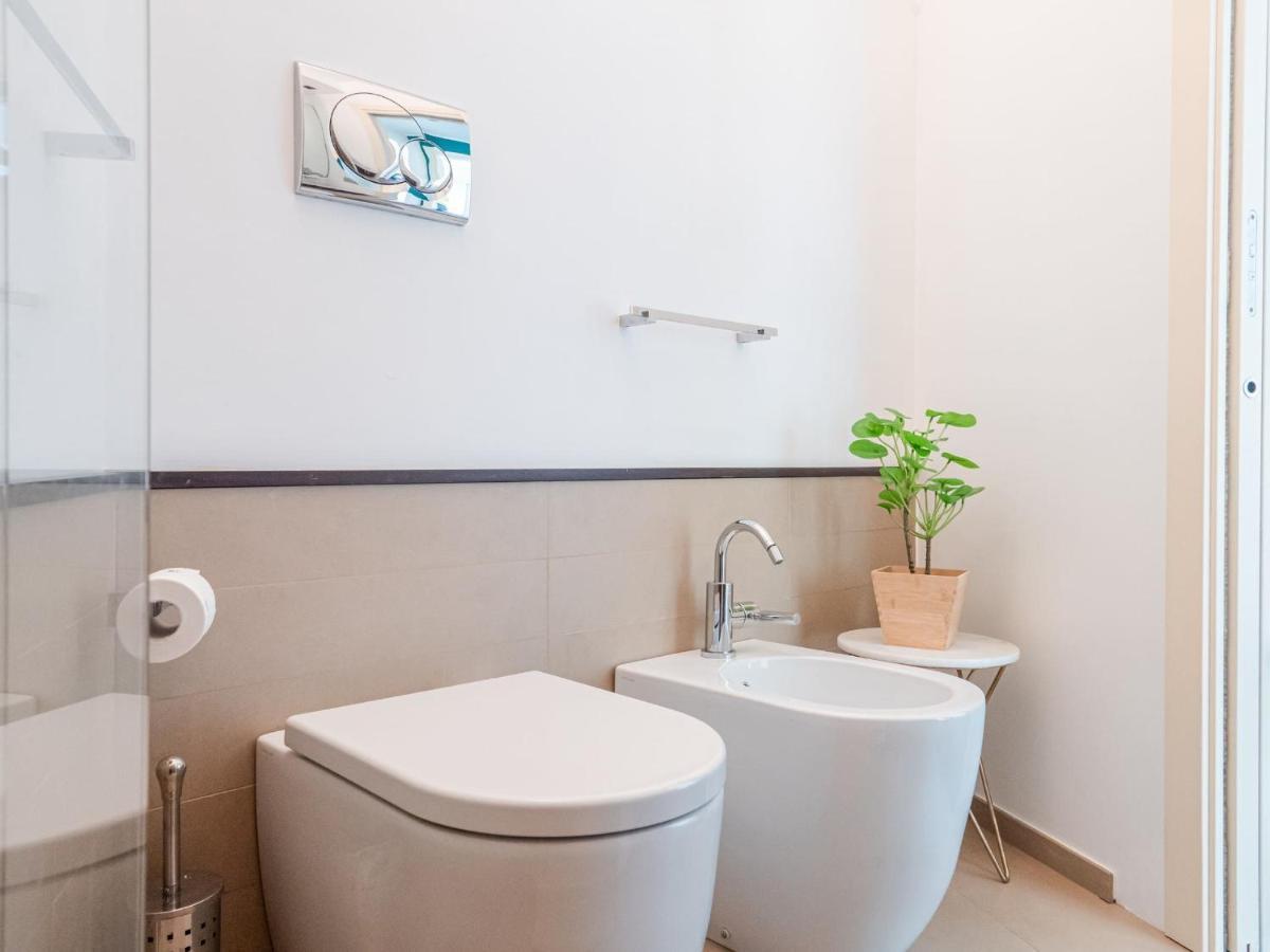 The Rent - Bright Two Near Cattolica Apartment *