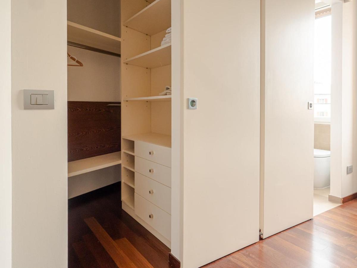 The Rent - Bright Two Near Cattolica Apartment