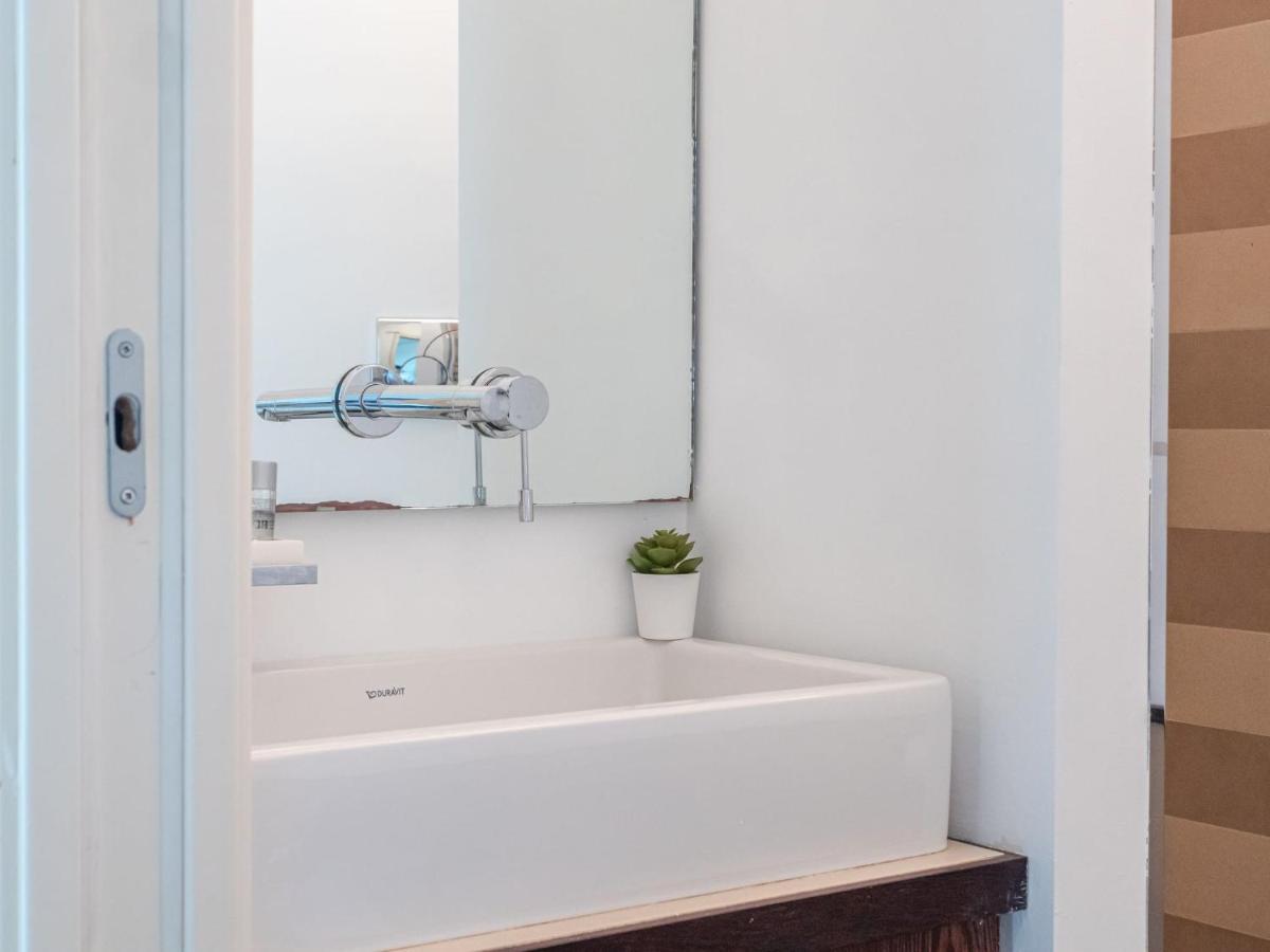 The Rent - Bright Two Near Cattolica Apartment